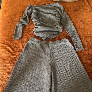 Women’s Crinkle Wide-Leg Pants in Gray